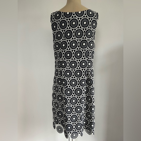 Talbots Womens dress Size 12. Dark Navy and White stunning embroidery detail. - Picture 4 of 12